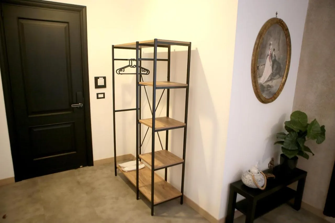 Roma Imperial Suites 0*, Rom Italien